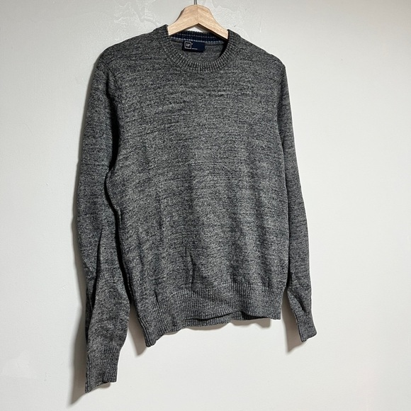 GAP Heather Grey Pullover | Classic Crewneck | Men’s Medium - Picture 8 of 9